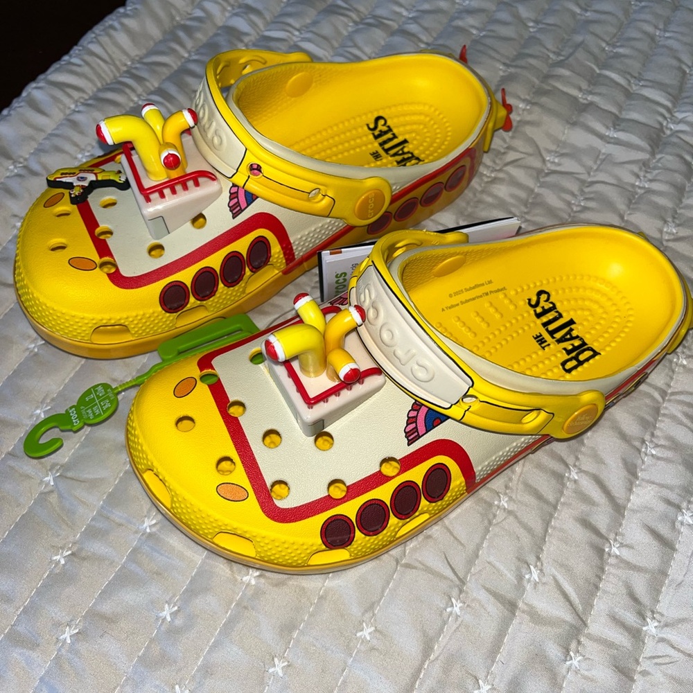 CROCS  Beatles Yellow Submarine Crocs
